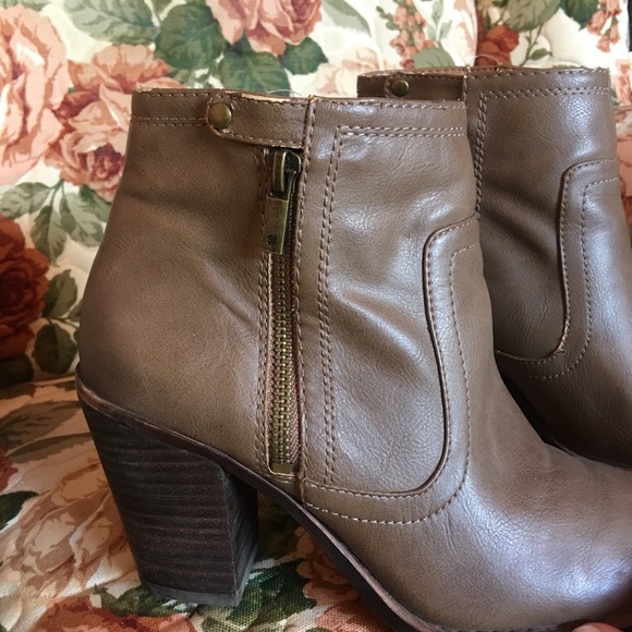 Lucky Brand Booties 🍀 - Picture 7 of 7
